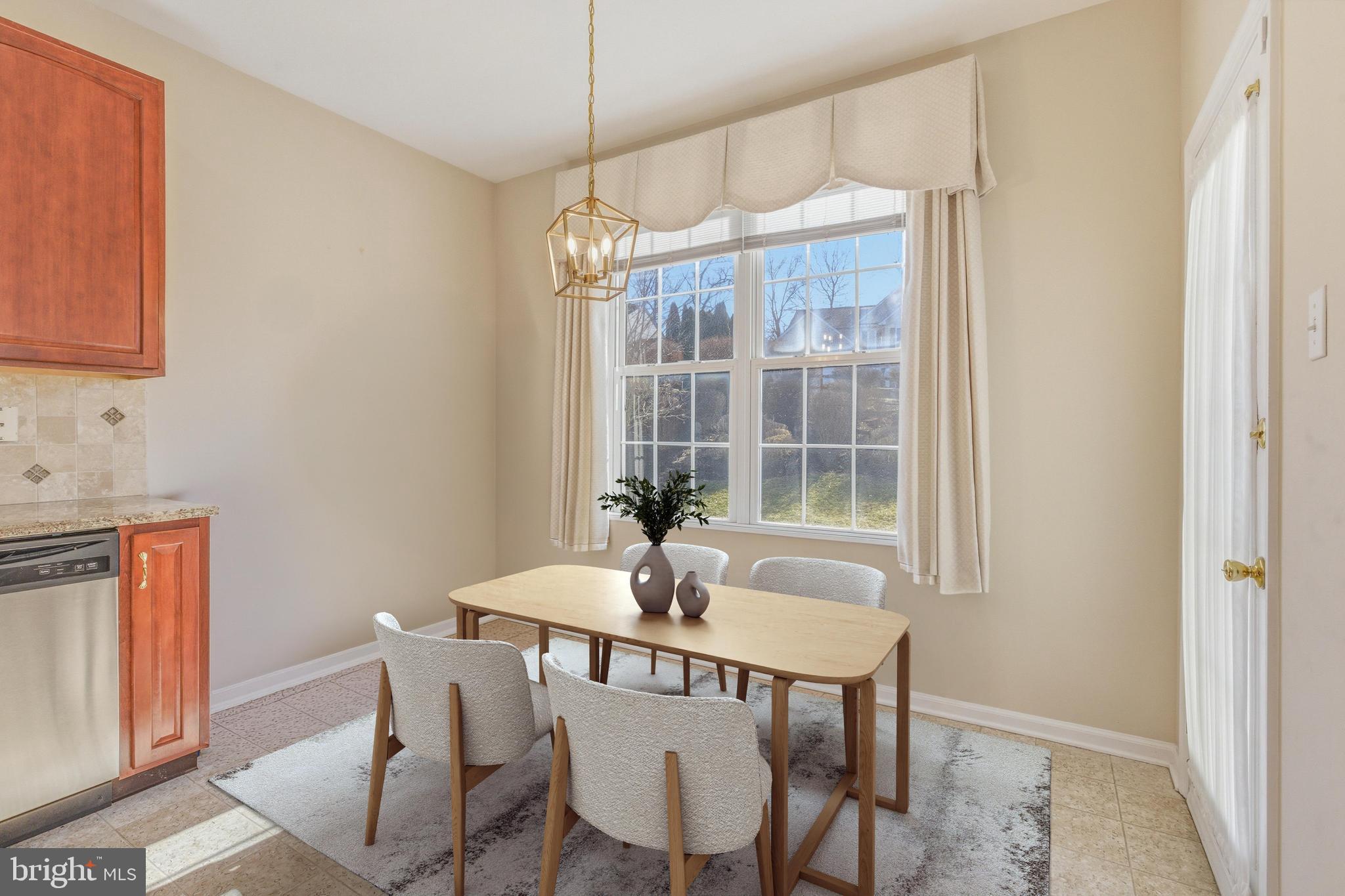 WILLIAMSBURG - Residential