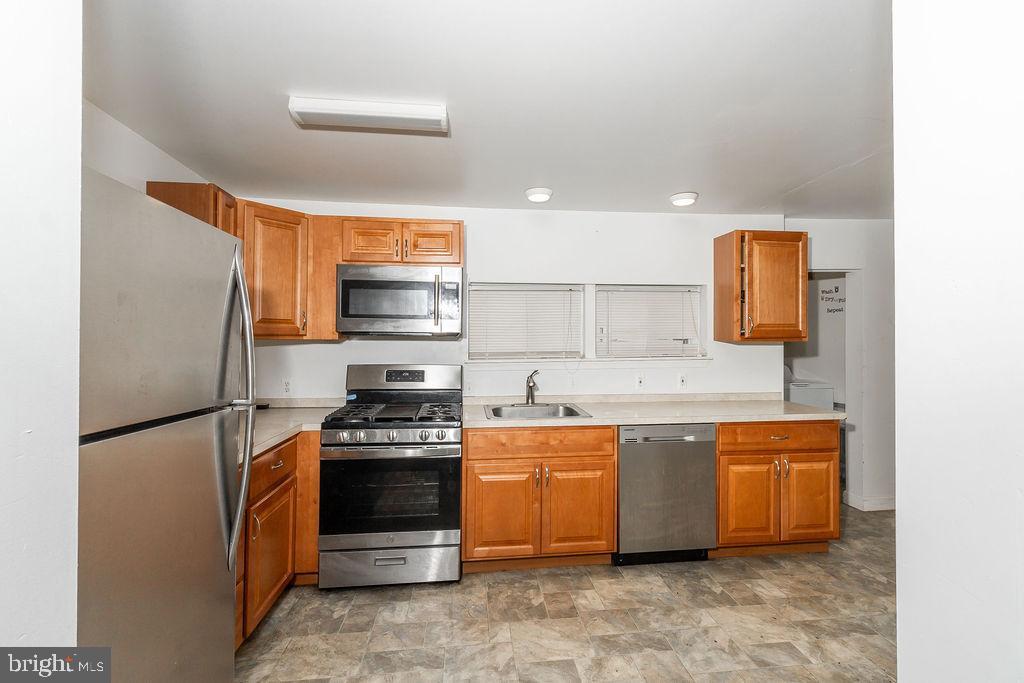 HOLMESBURG - Residential Lease