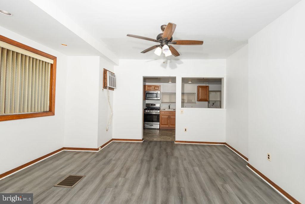 HOLMESBURG - Residential Lease