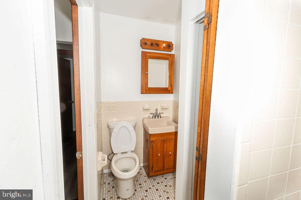 HOLMESBURG - Residential Lease