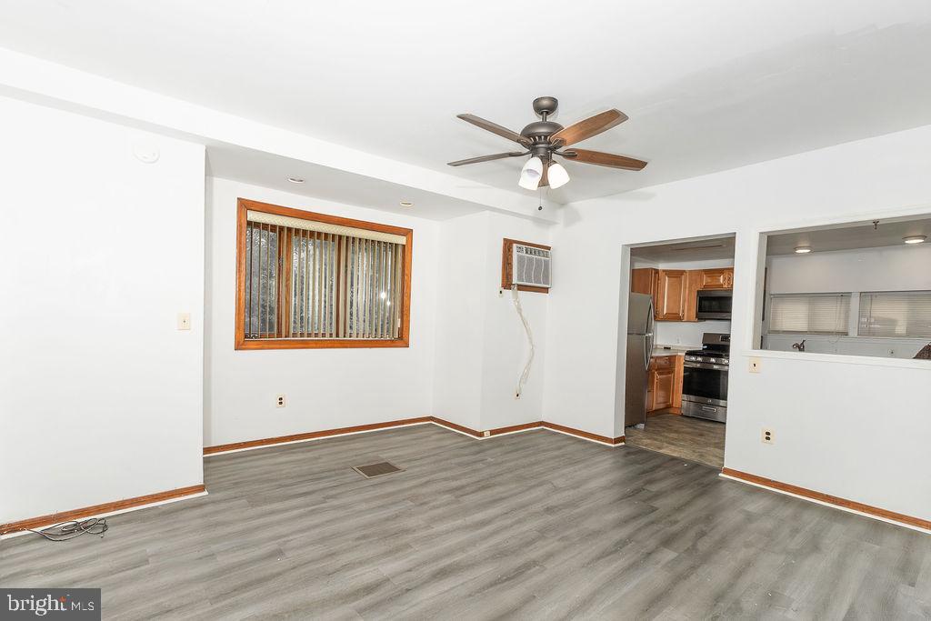 HOLMESBURG - Residential Lease