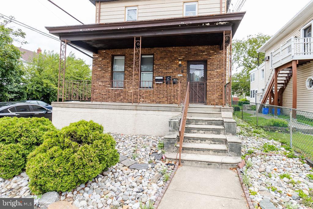 HOLMESBURG - Residential Lease