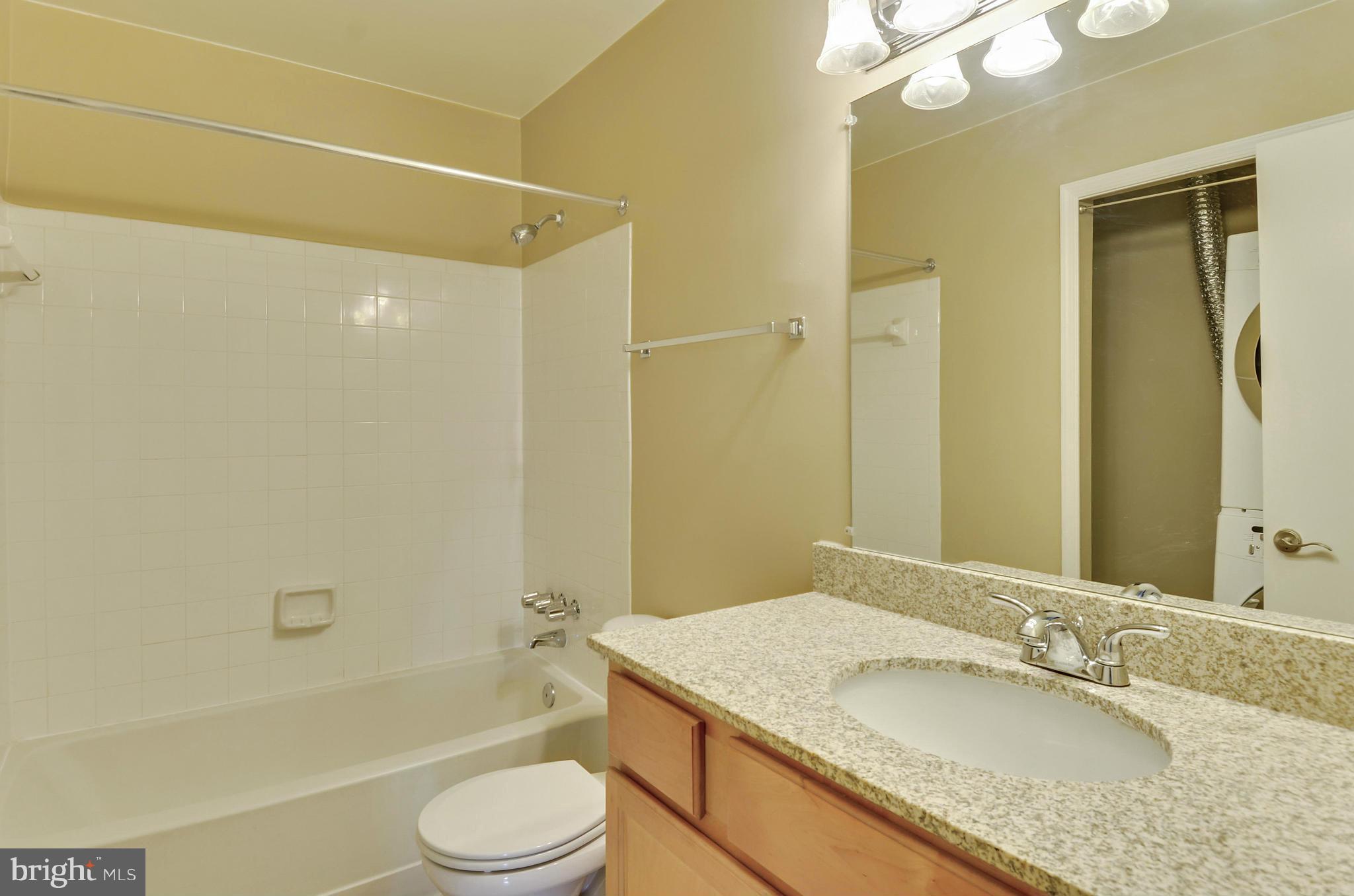 FOUR WINDS AT OAKTON - Residential