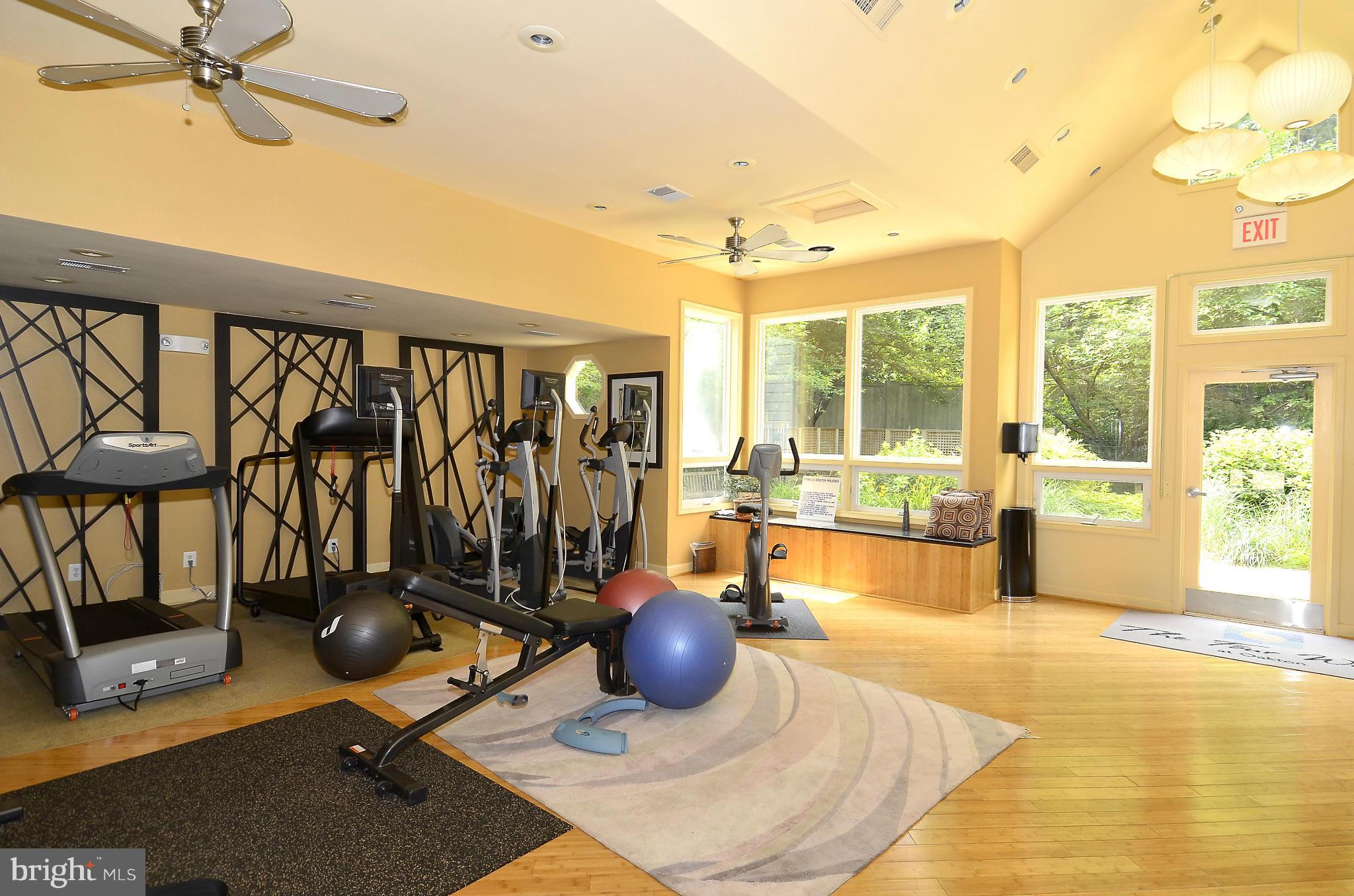 FOUR WINDS AT OAKTON - Residential