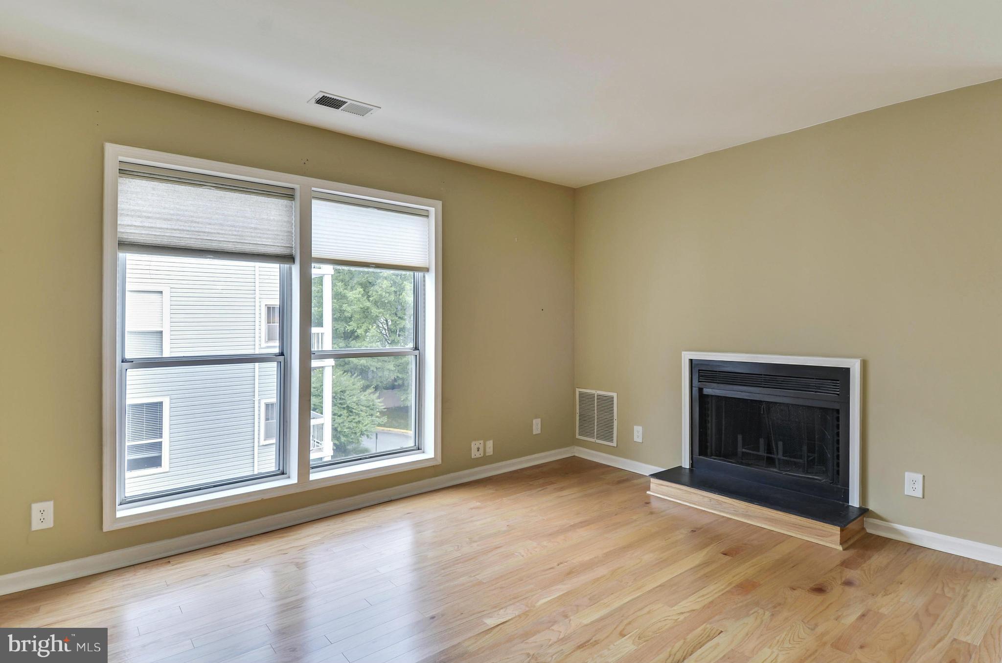 FOUR WINDS AT OAKTON - Residential