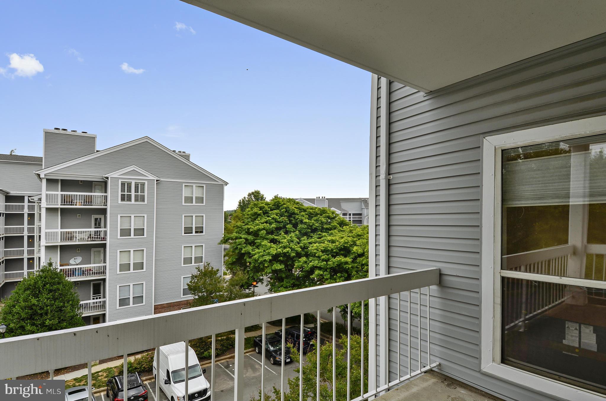 FOUR WINDS AT OAKTON - Residential