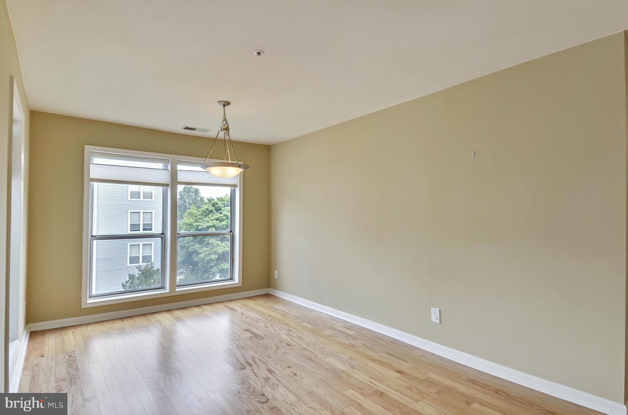 FOUR WINDS AT OAKTON - Residential