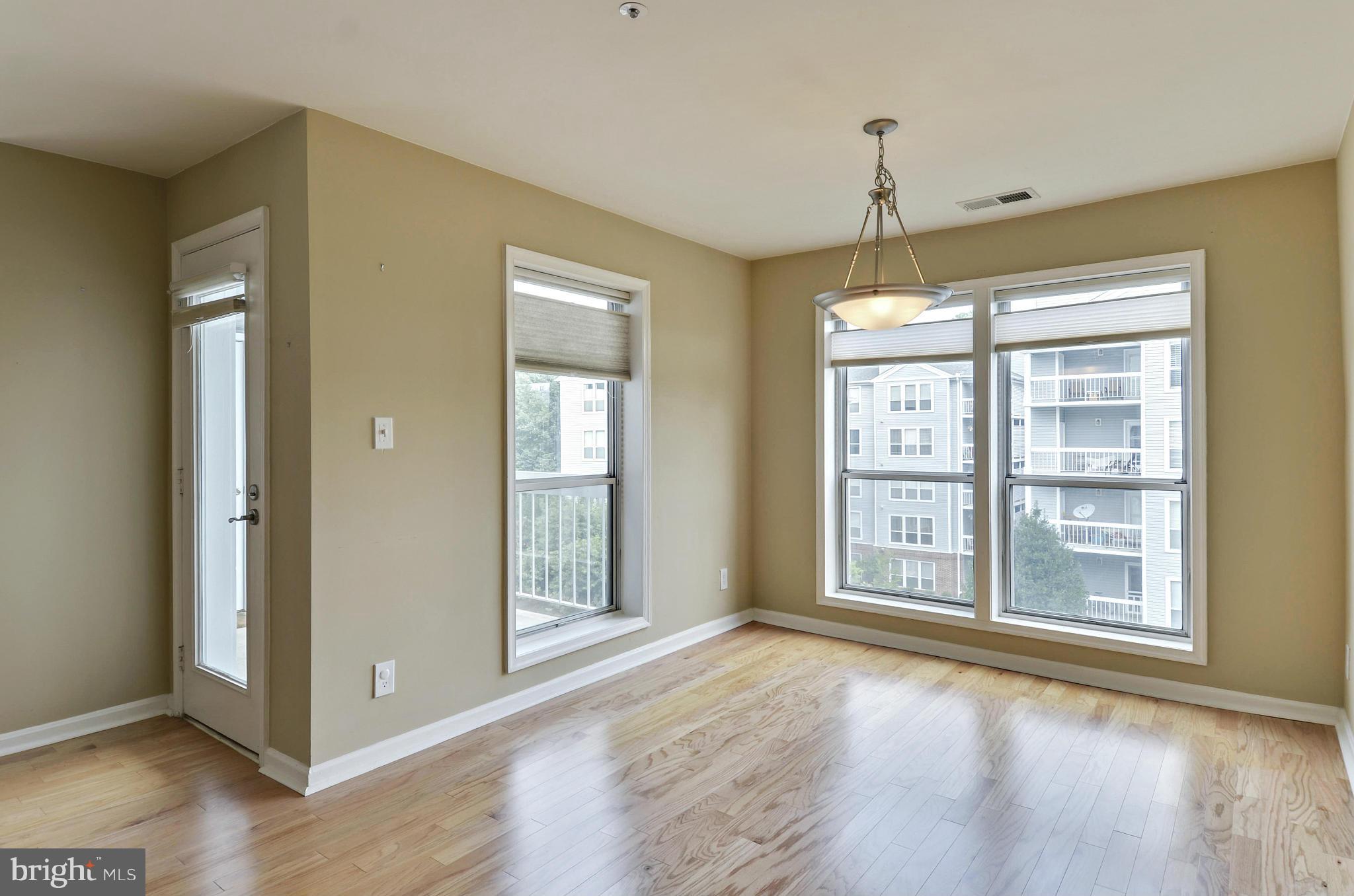 FOUR WINDS AT OAKTON - Residential