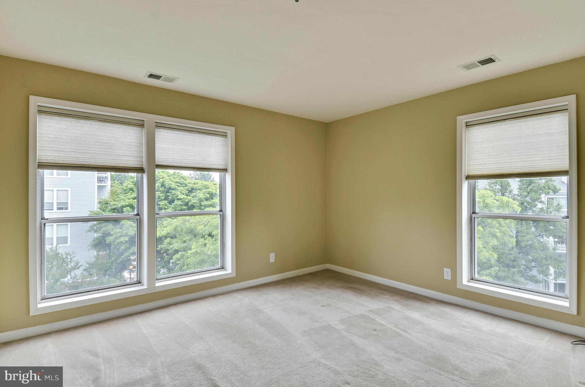 FOUR WINDS AT OAKTON - Residential