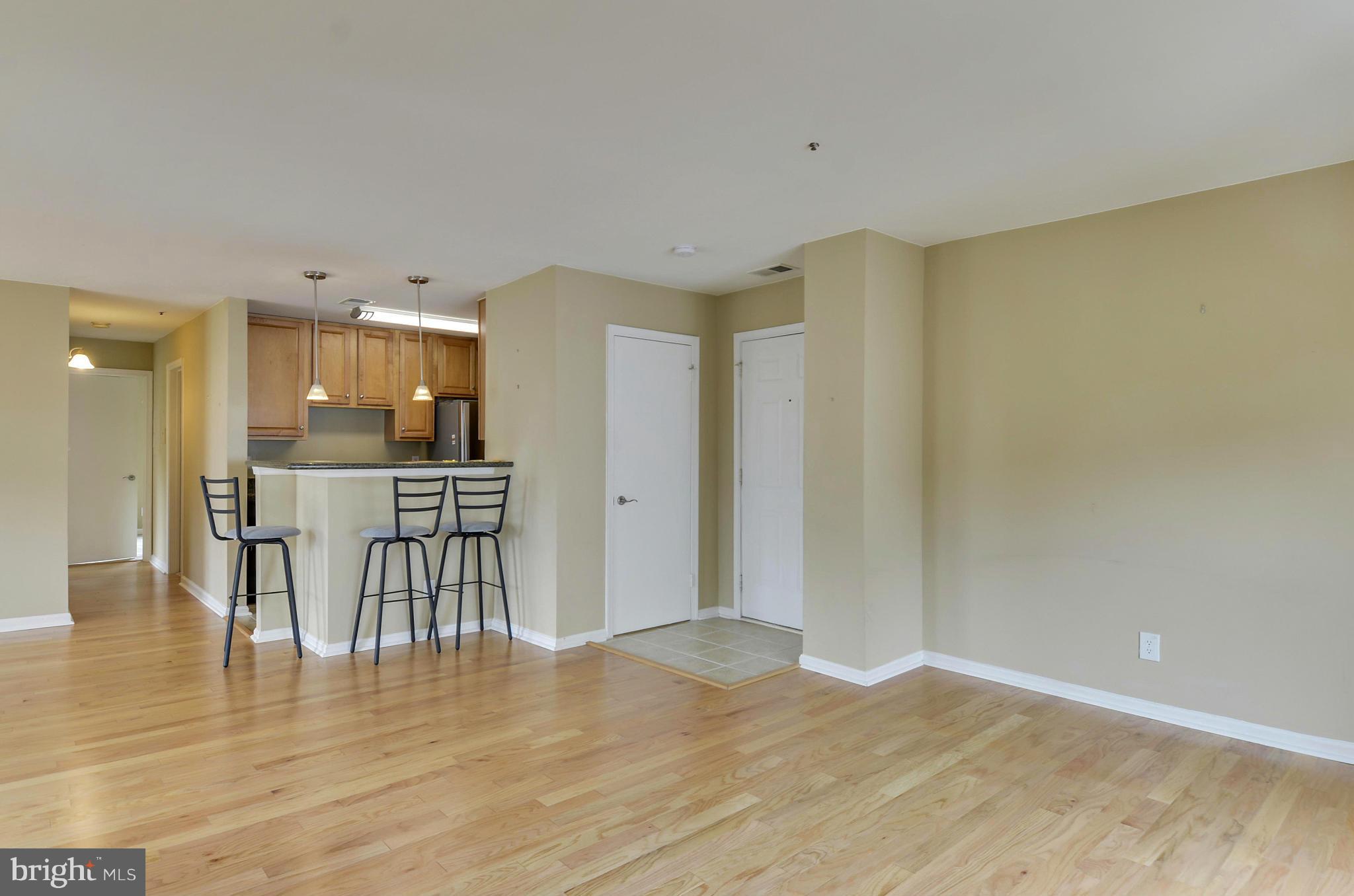 FOUR WINDS AT OAKTON - Residential