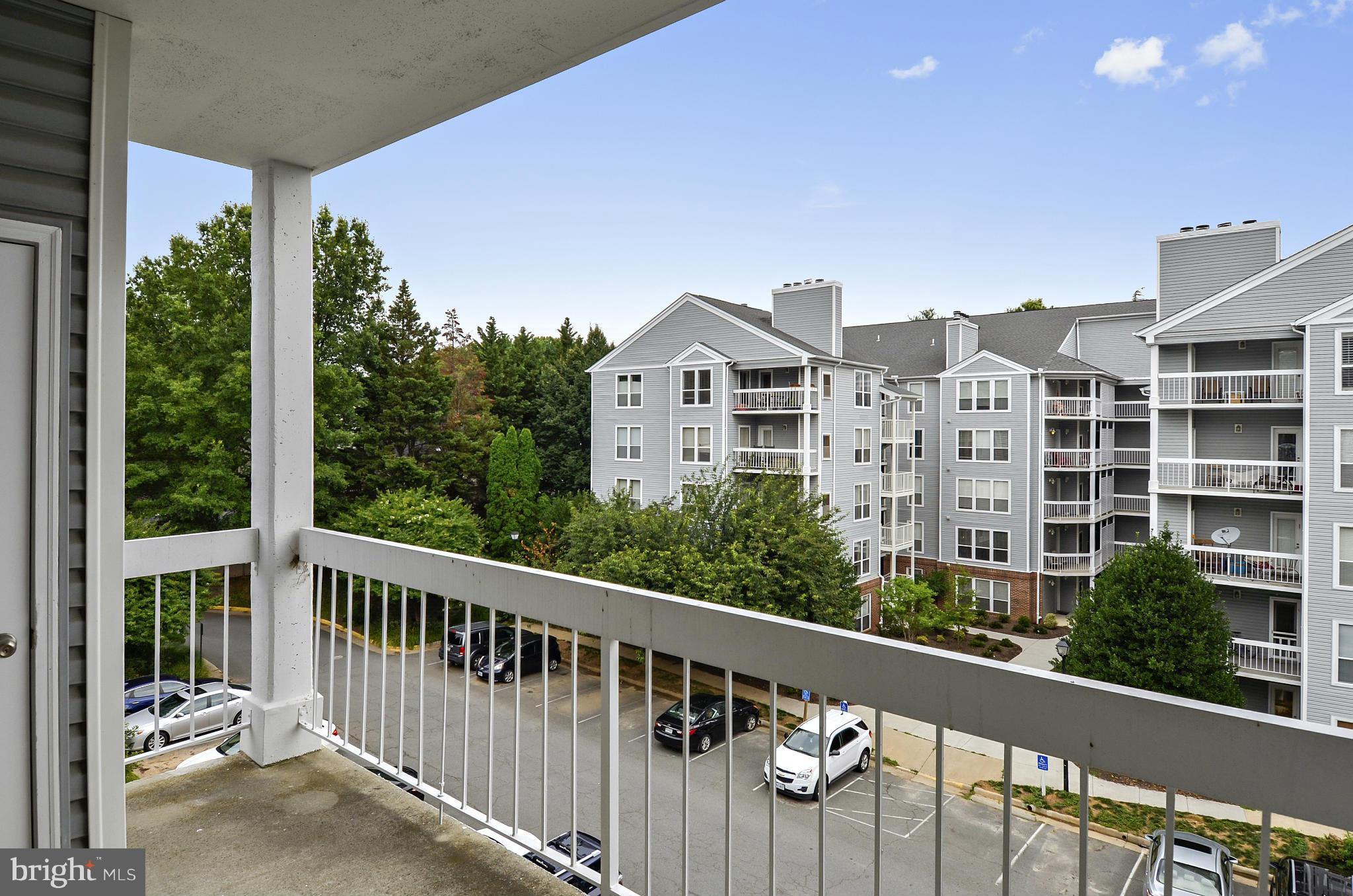 FOUR WINDS AT OAKTON - Residential