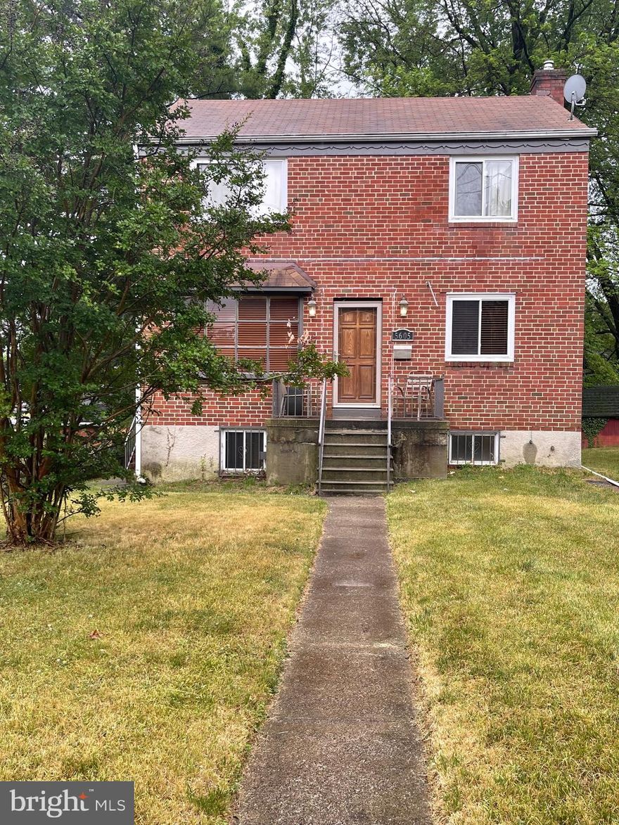 Dear potential buyers 

I hope this message finds you well. We appreciate your interest in 5605 Radecke Seller has multiple offers received, we are now requesting that all interested buyers submit their highest and best offers.

All offers must be submitted by Monday to be considered. We will carefully review all offers and make a decision promptly.

Thank you for your cooperation, and we look forward to receiving your highest and best offer.

WOW !! Come in with you Best and Highest Offer . Drastic price change.  Buyer backed out of the deal Days before closing.
 Welcome to this spacious 4 Bedroom 2.5
Bathroom beautiful gem of a Duplex which captures the charm of the 1950's era, the character is breath taking and with unique architectural details. Enjoy the outdoors from the comfort of the inviting front porches. This space provide a perfect spot for relaxation and enjoying the surrounding scenery.
The house includes a 3 bedrooms on the first floor, providing easy access for those who prefer single-level living or need a main-floor bedroom. The presence of a full bathroom on the first floor adds convenience and versatility. This multi unit also come with a finished basement with an updated kitchen. The upstairs level has a separate entrance from the main entrance with 1 bedroom, full bathroom, living room, and kitchen with a small island. With the possibility of renting out the upstairs level. 
The property includes a storage shed and off street parking. The exterior has a beautifully landscaped yard, creating an inviting and serene outdoor space. Whether you enjoy gardening or simply appreciate a well-maintained yard, this feature will surely be a delightful addition.
Overall, This Charming 1950's multi unit home has a lot to offer.