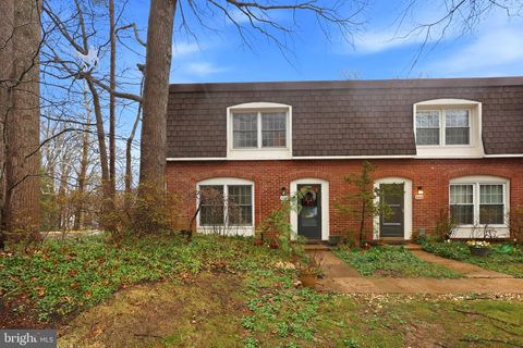 8222 CARRLEIGH PARKWAY 12 SPRINGFIELD VA 22152