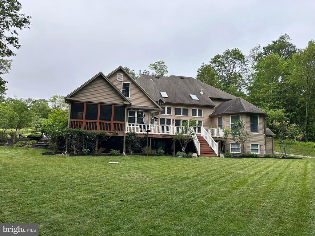 Photo of 414 Ice Harvest Drive, MOUNTAIN TOP, PA 18707 (MLS # PALU2002880)
