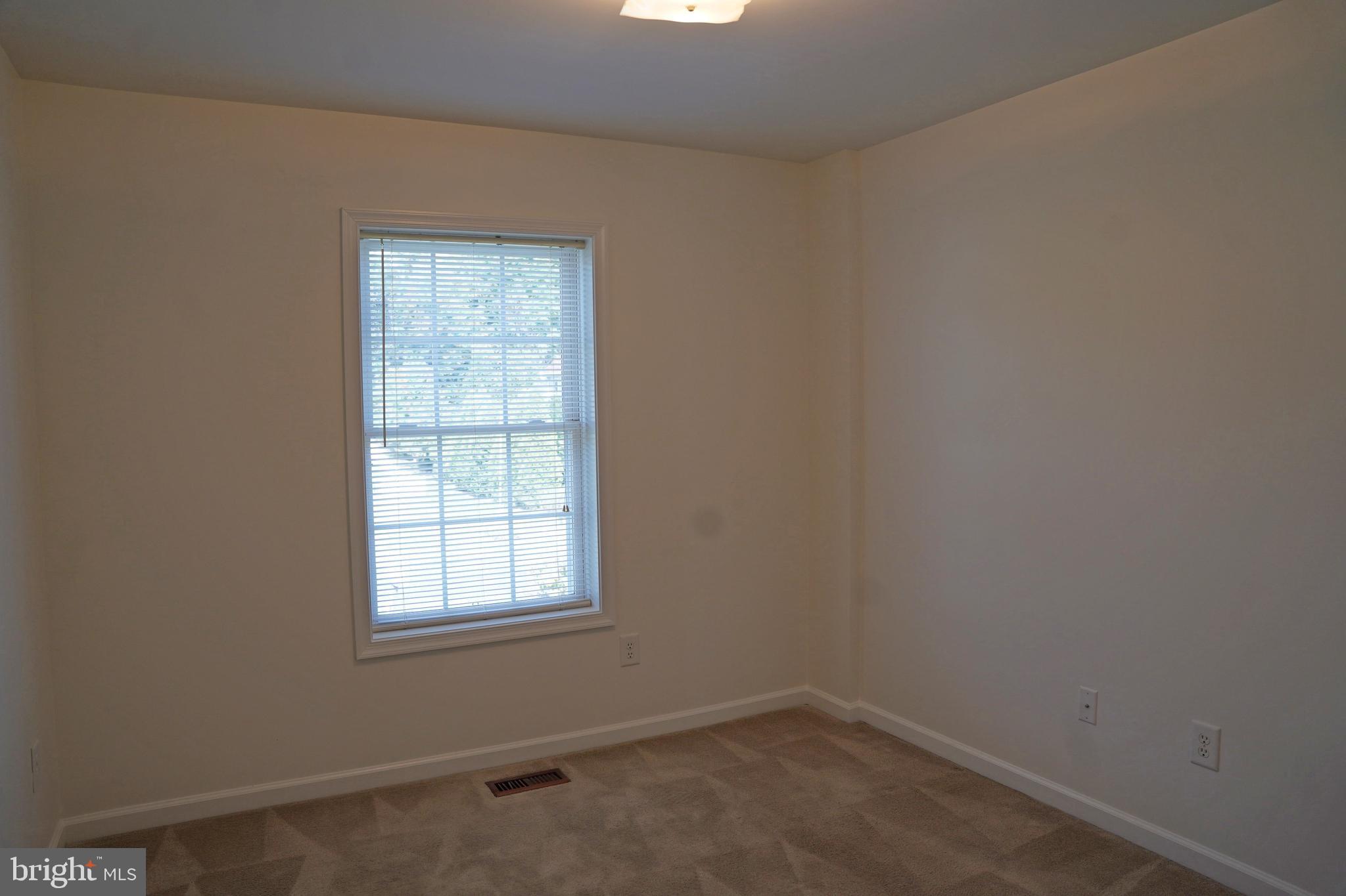 FOREST HEIGHTS - Residential Lease