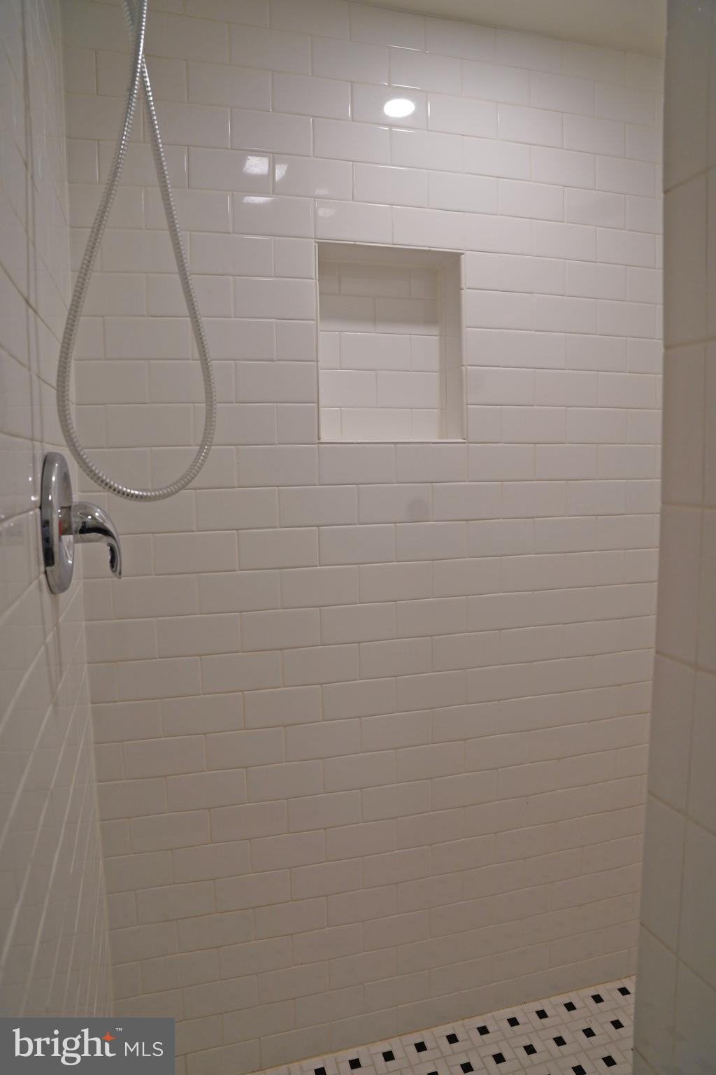 FOREST HEIGHTS - Residential Lease