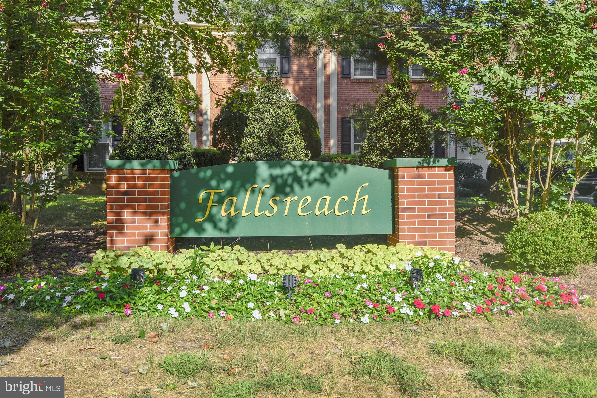 FALLSREACH - Residential