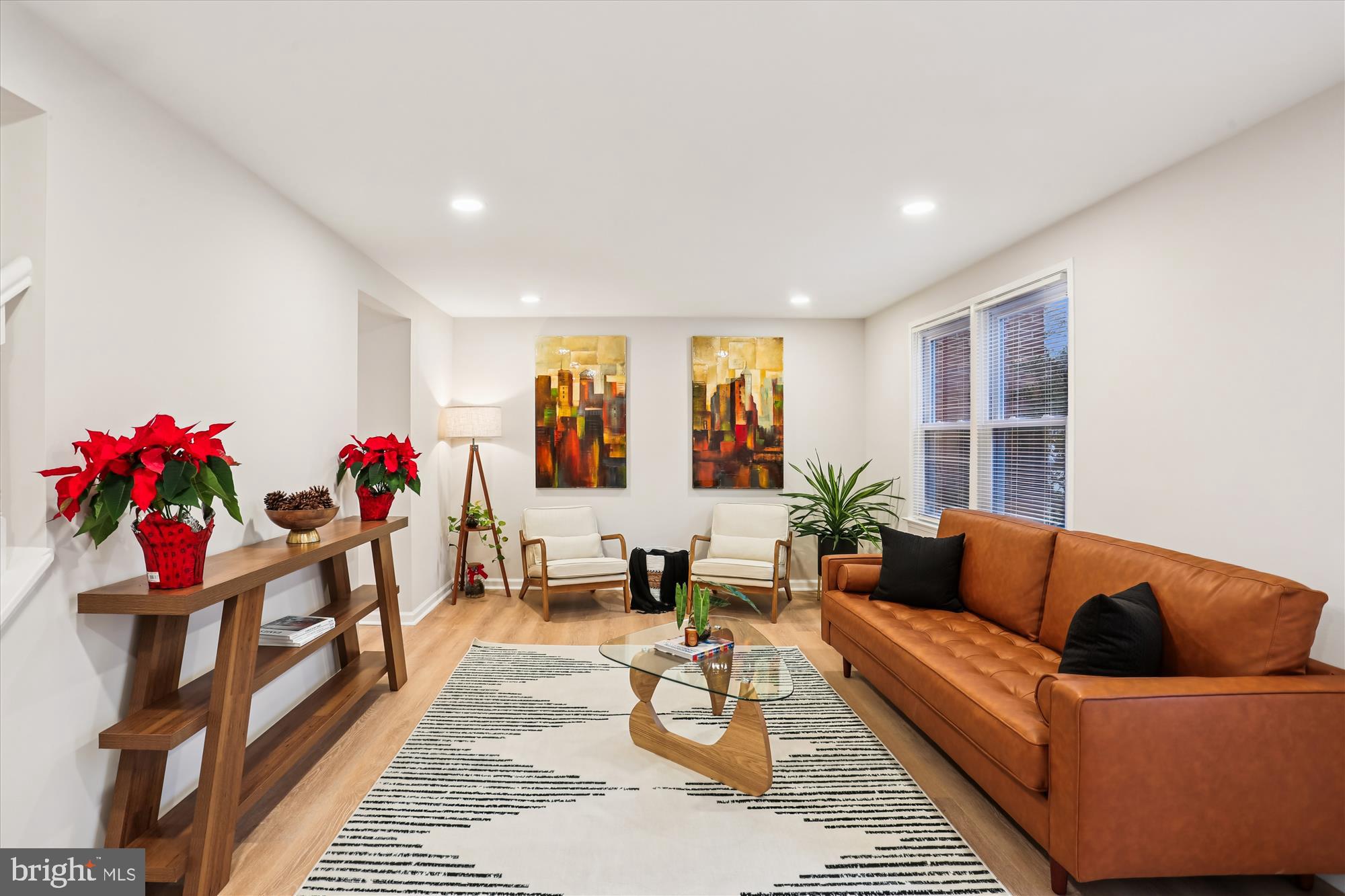 9323 BENTRIDGE AVENUE