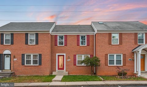 Photo of 9323 Bentridge Avenue, ROCKVILLE, MD 20854 (MLS # MDMC2209358)