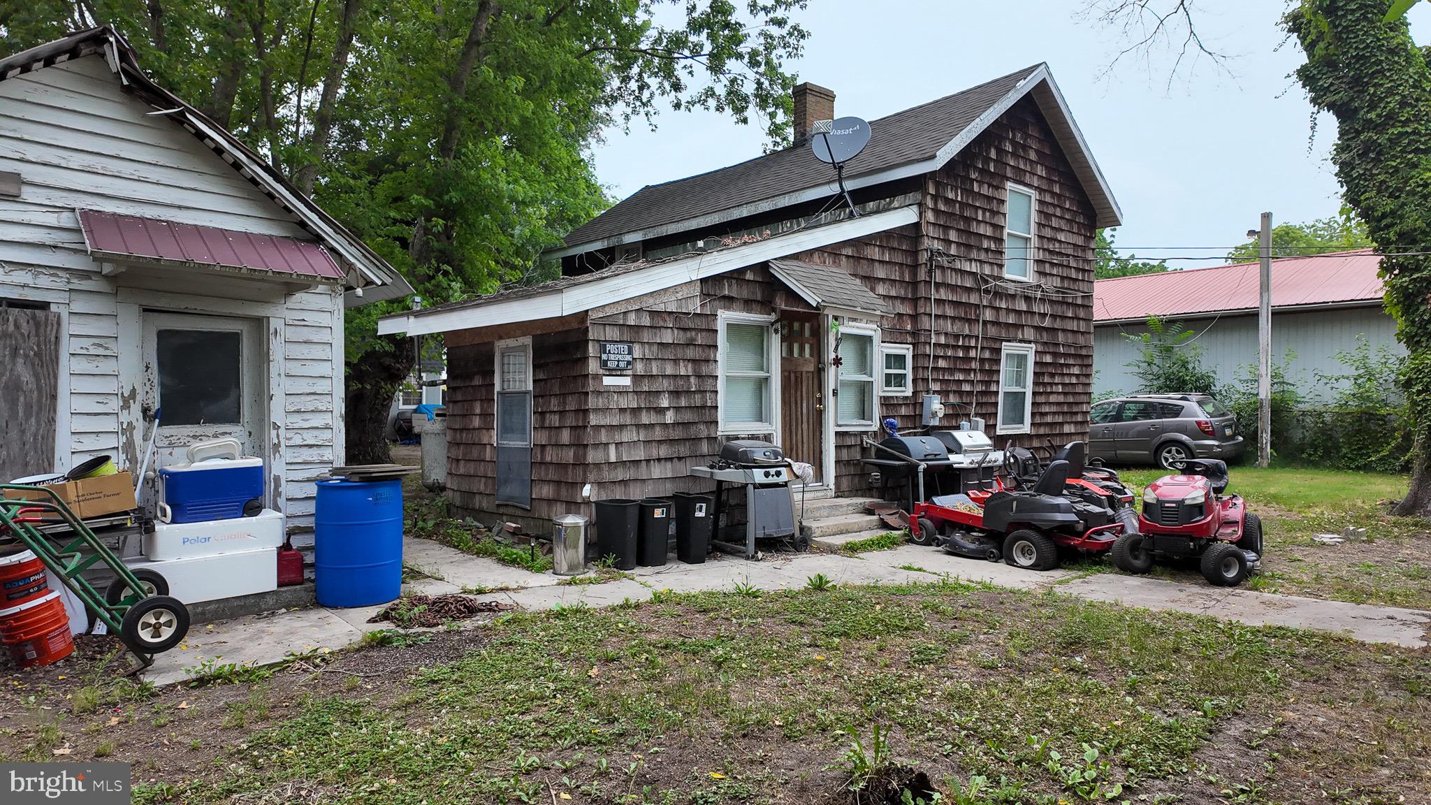 100 BROWN LANE