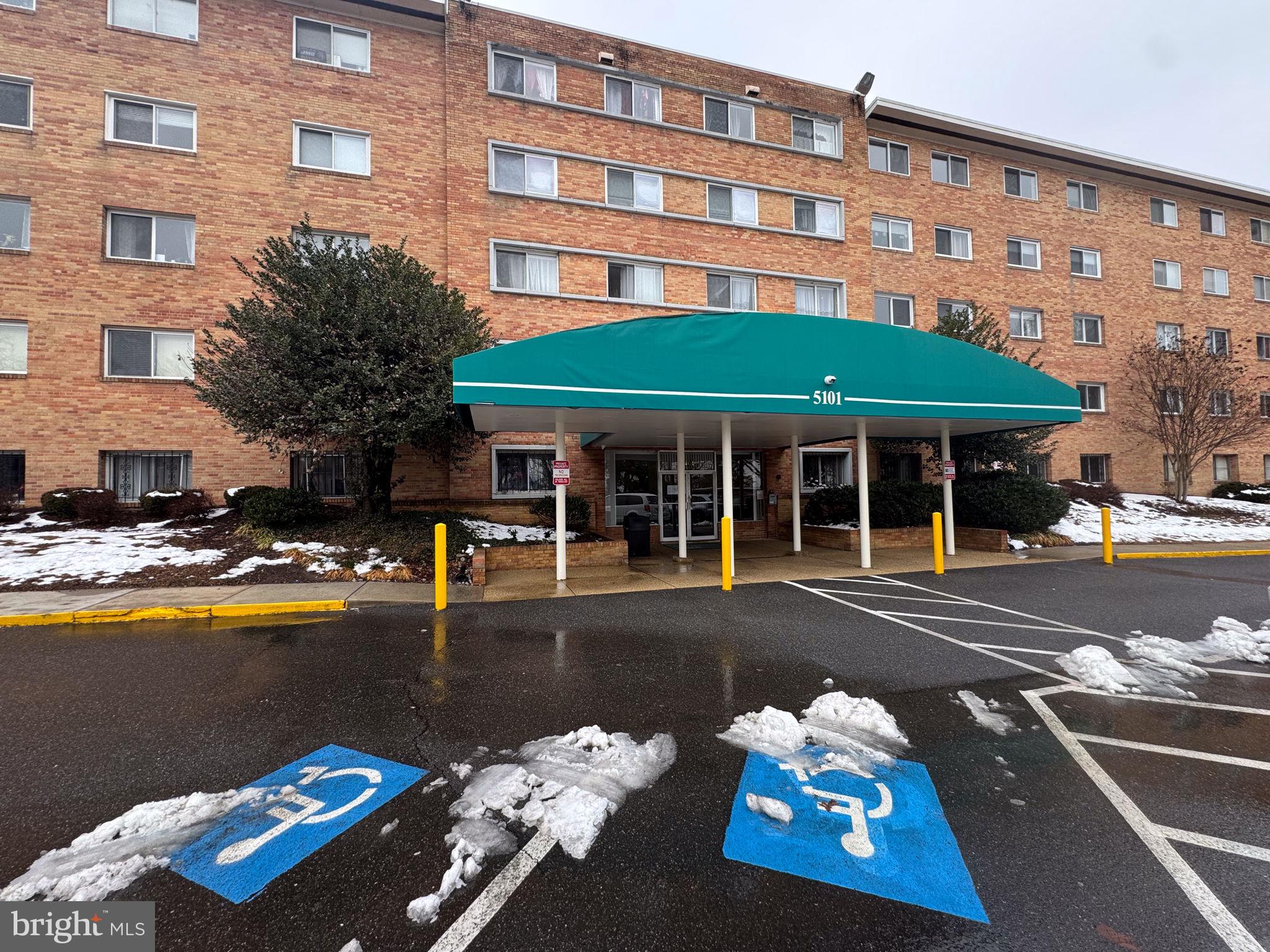 COLUMBIA KNOLL - Residential Lease