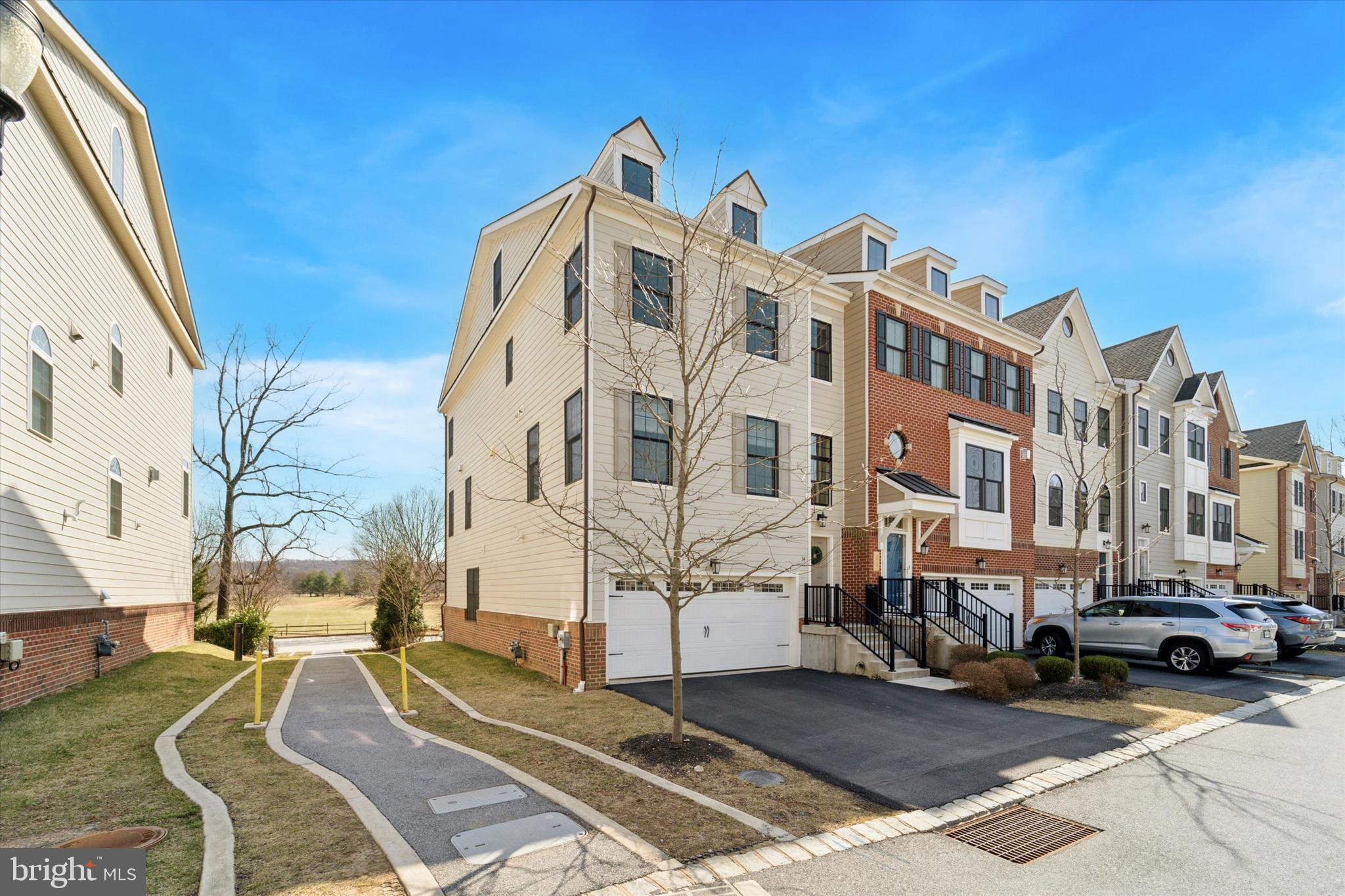 34 PARKVIEW CIRCLE