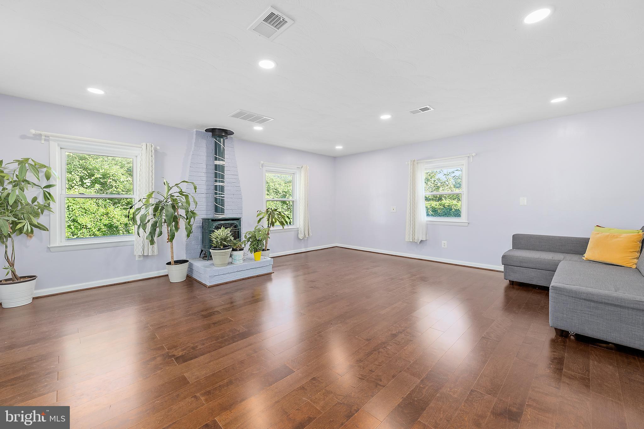 NORTH SPRINGFIELD - Residential