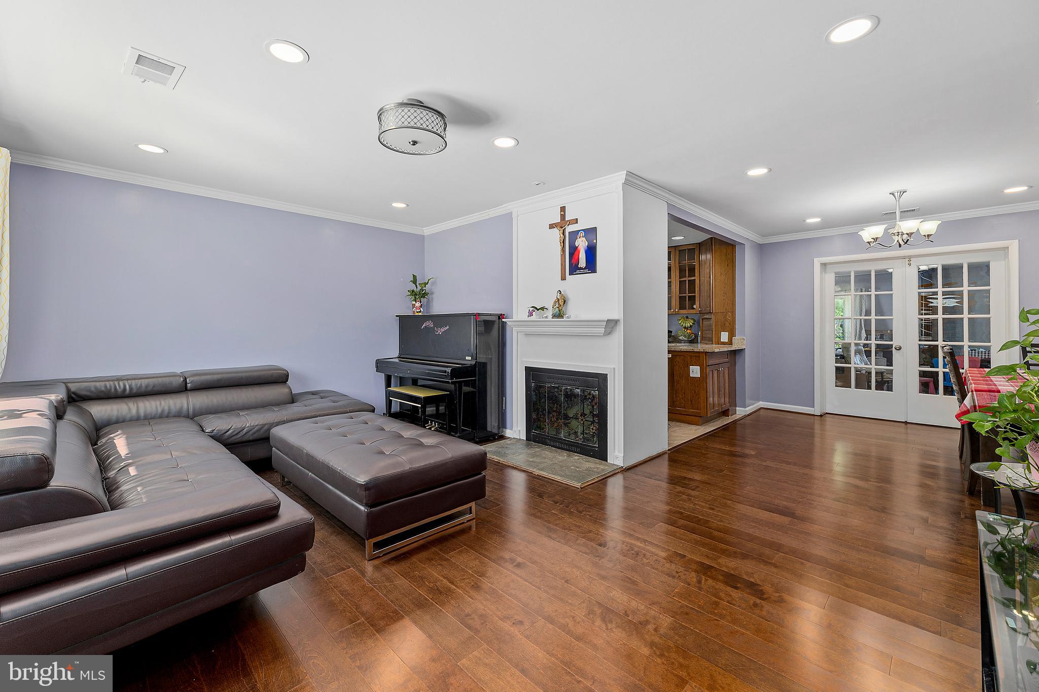 NORTH SPRINGFIELD - Residential