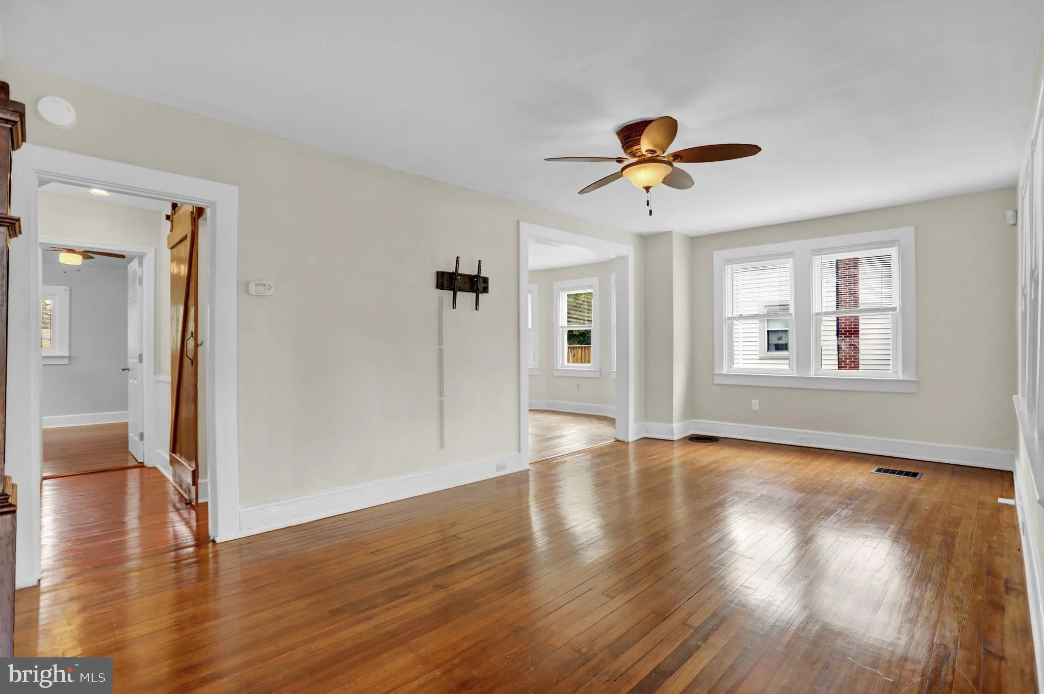 Halethorpe, Maryland 21227, United States, 4 Bedrooms Bedrooms, ,2 BathroomsBathrooms,Residential,Contingent,182745