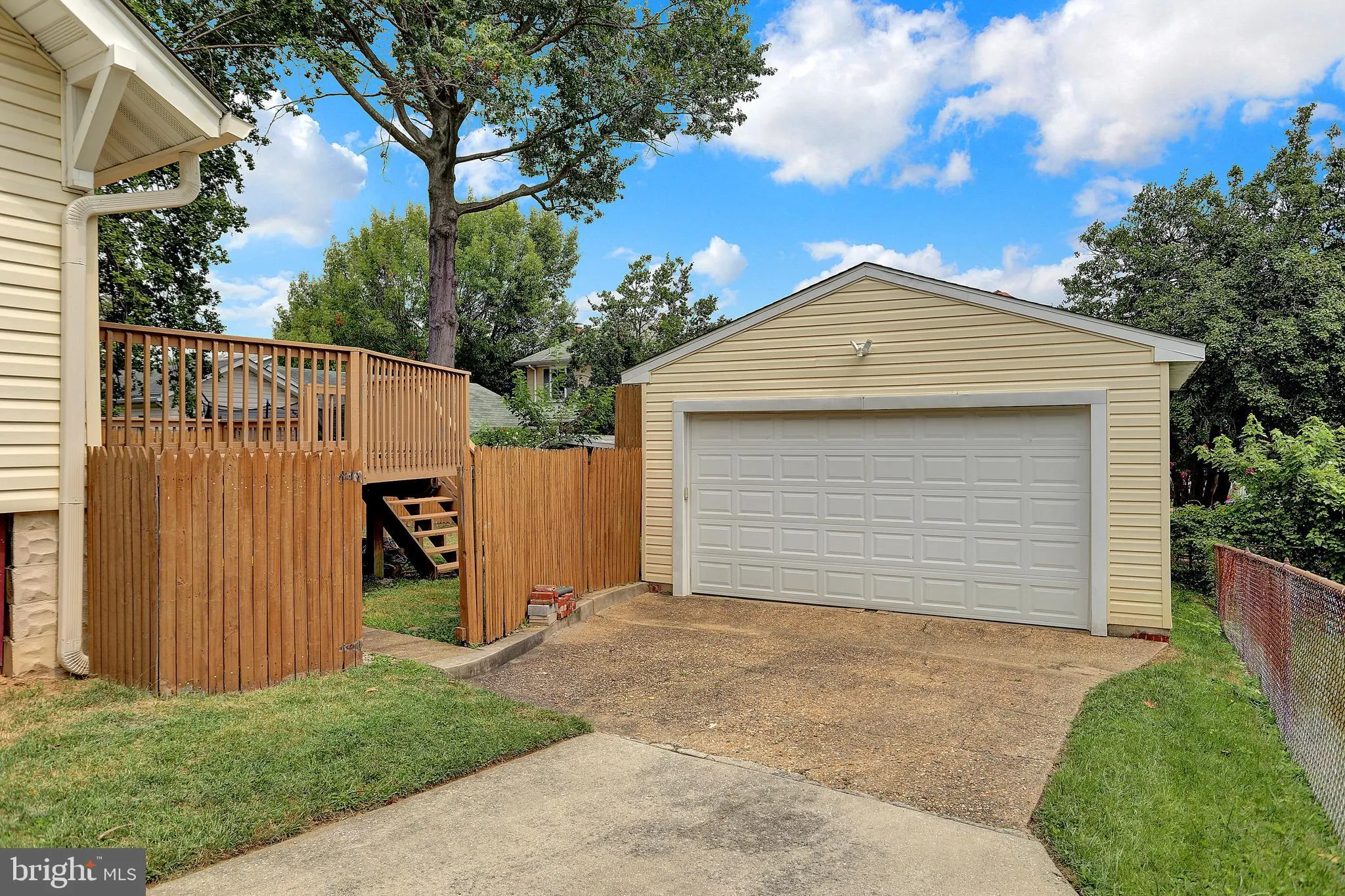 Halethorpe, Maryland 21227, United States, 4 Bedrooms Bedrooms, ,2 BathroomsBathrooms,Residential,Contingent,182745