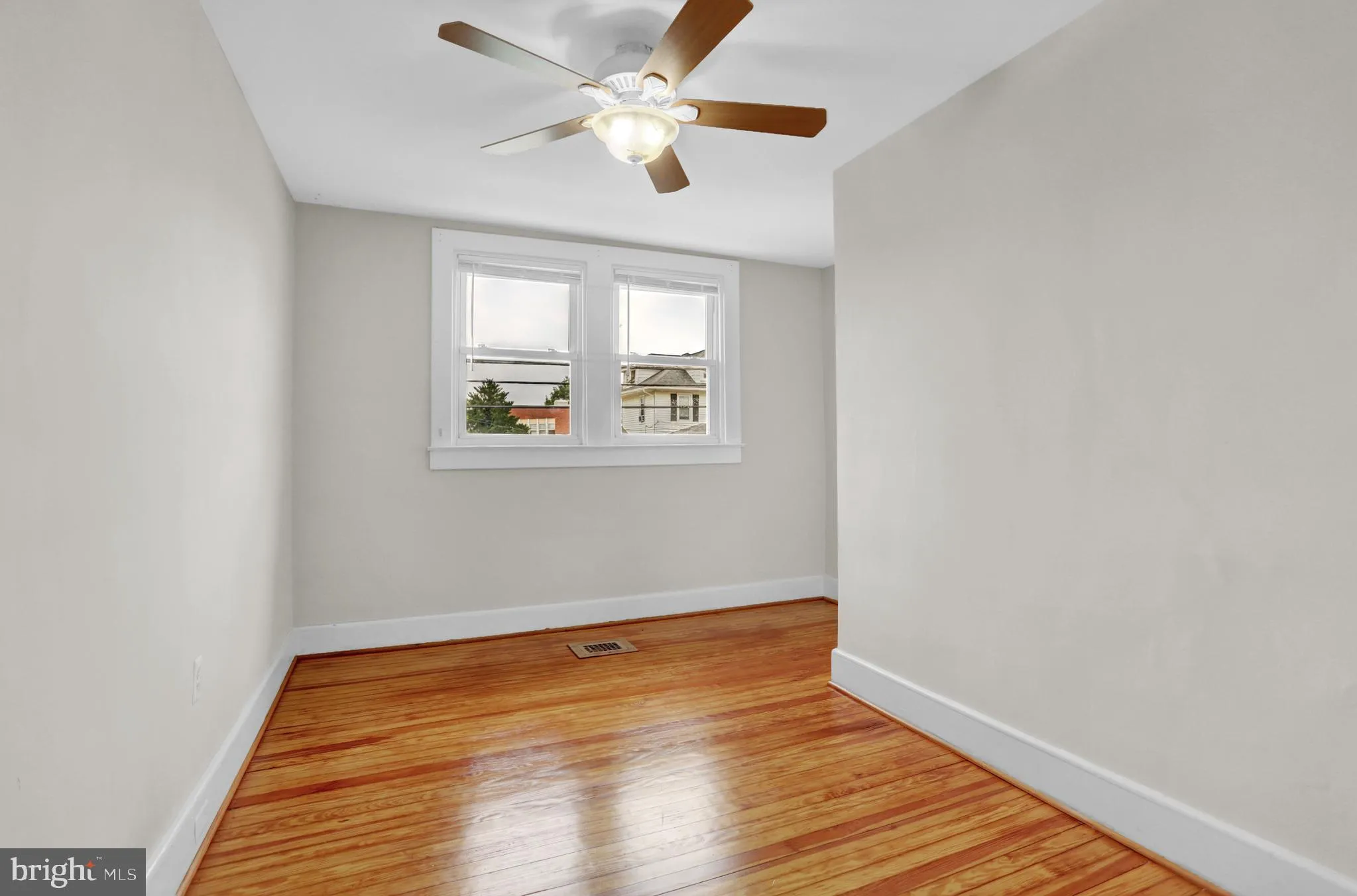 Halethorpe, Maryland 21227, United States, 4 Bedrooms Bedrooms, ,2 BathroomsBathrooms,Residential,Contingent,182745