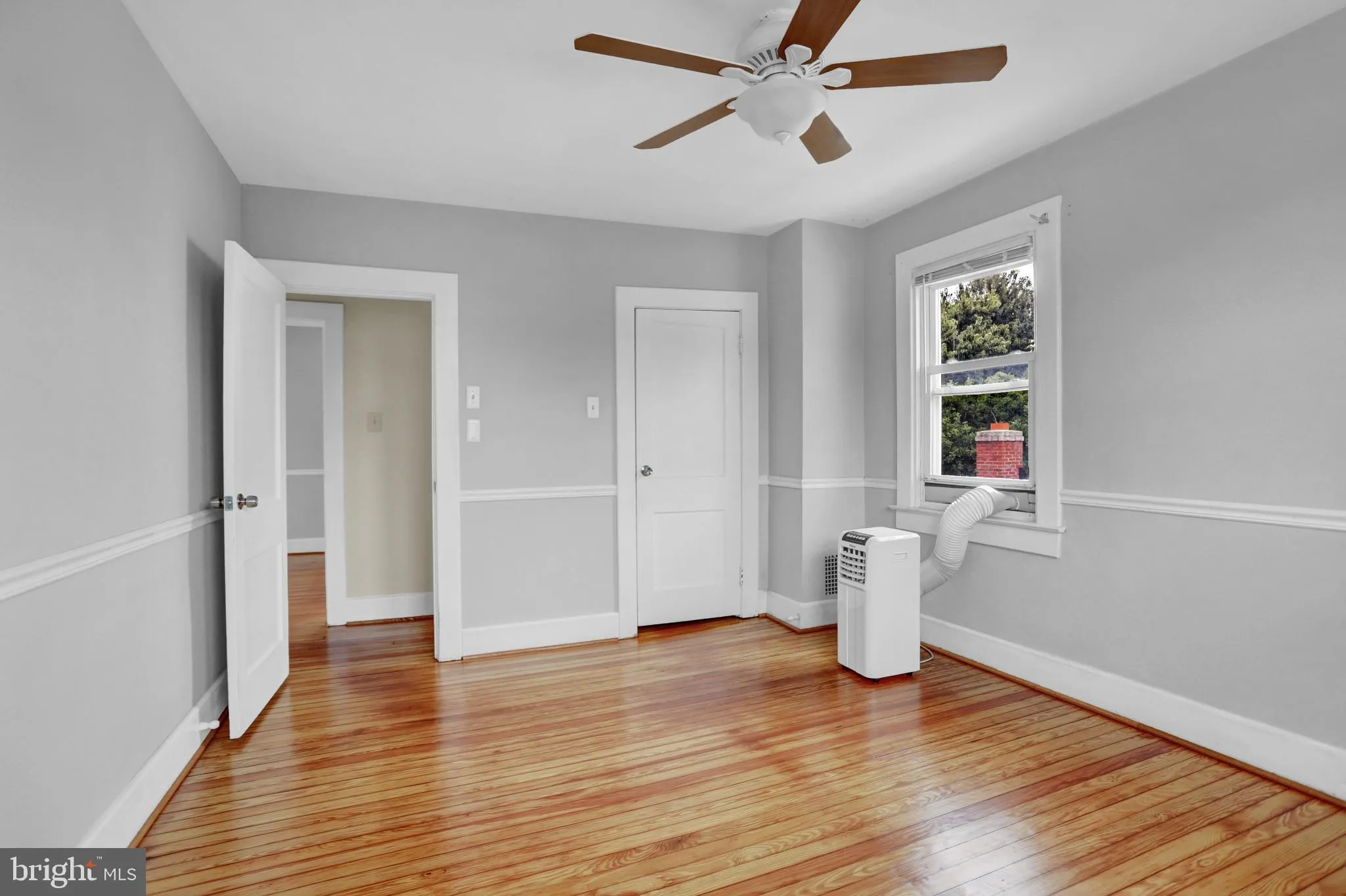 Halethorpe, Maryland 21227, United States, 4 Bedrooms Bedrooms, ,2 BathroomsBathrooms,Residential,Contingent,182745