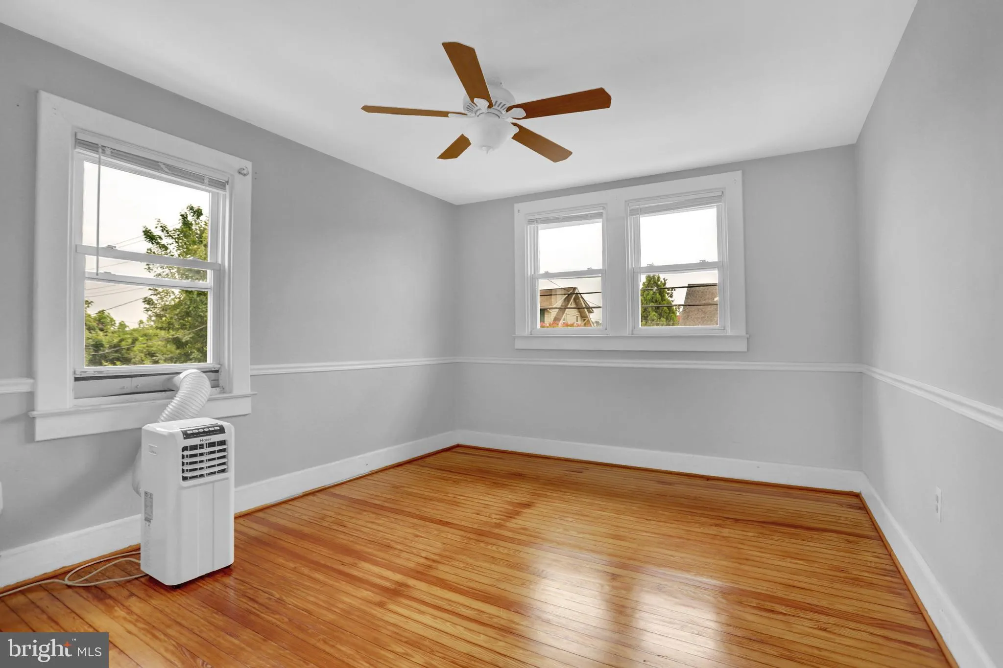 Halethorpe, Maryland 21227, United States, 4 Bedrooms Bedrooms, ,2 BathroomsBathrooms,Residential,Contingent,182745