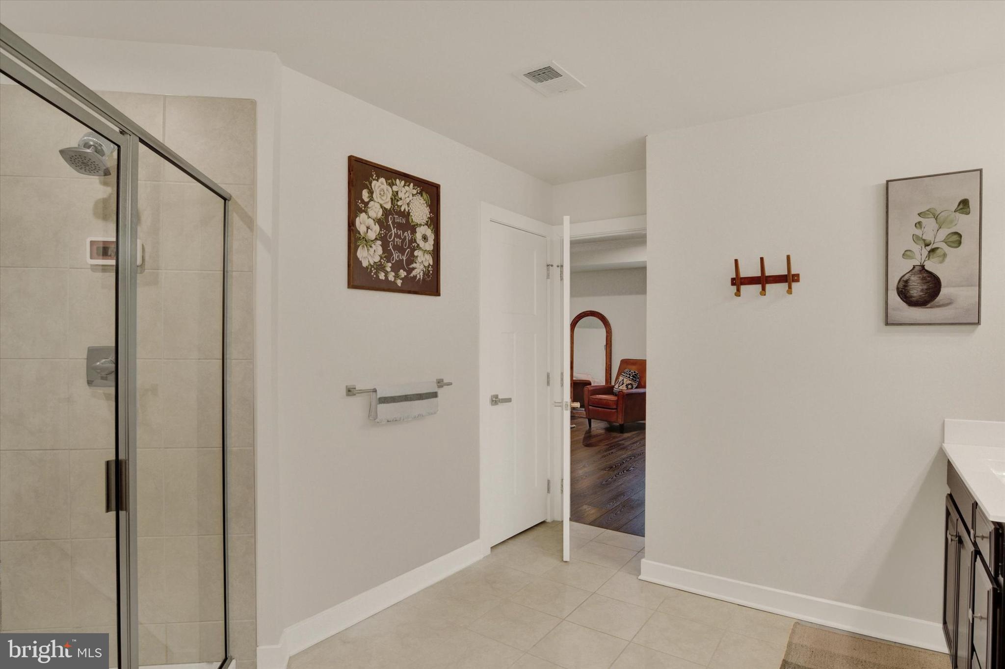 STRAY WINDS FARM - Residential