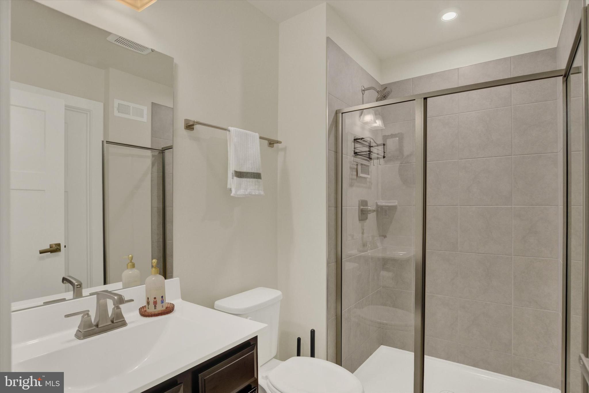 STRAY WINDS FARM - Residential