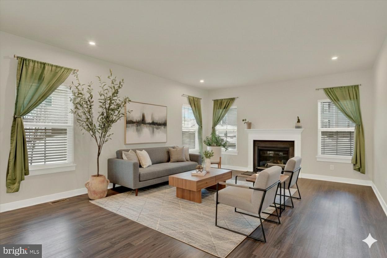 STRAY WINDS FARM - Residential