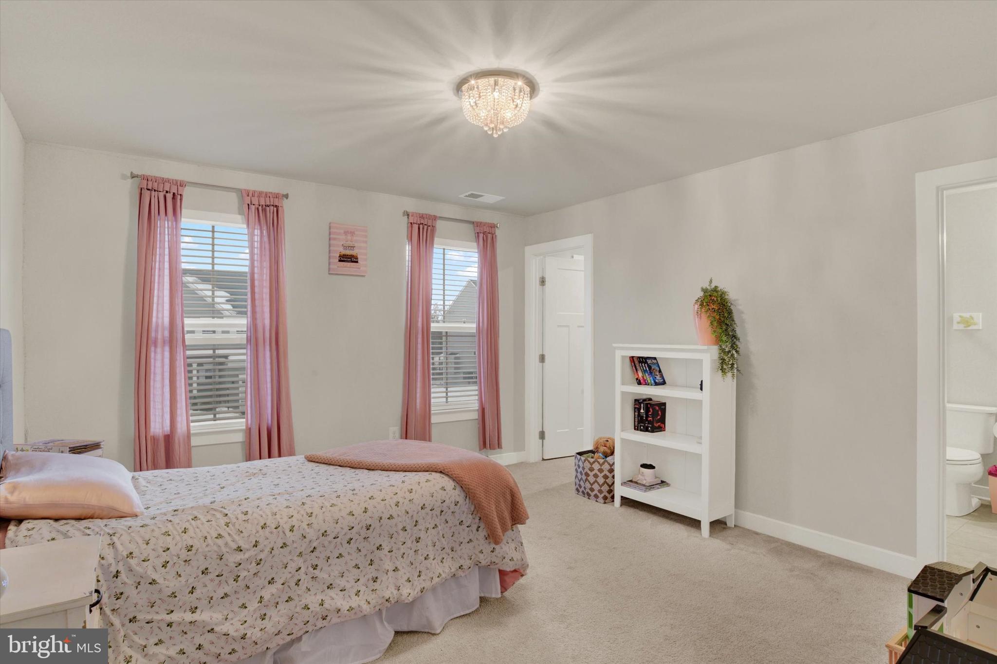 STRAY WINDS FARM - Residential