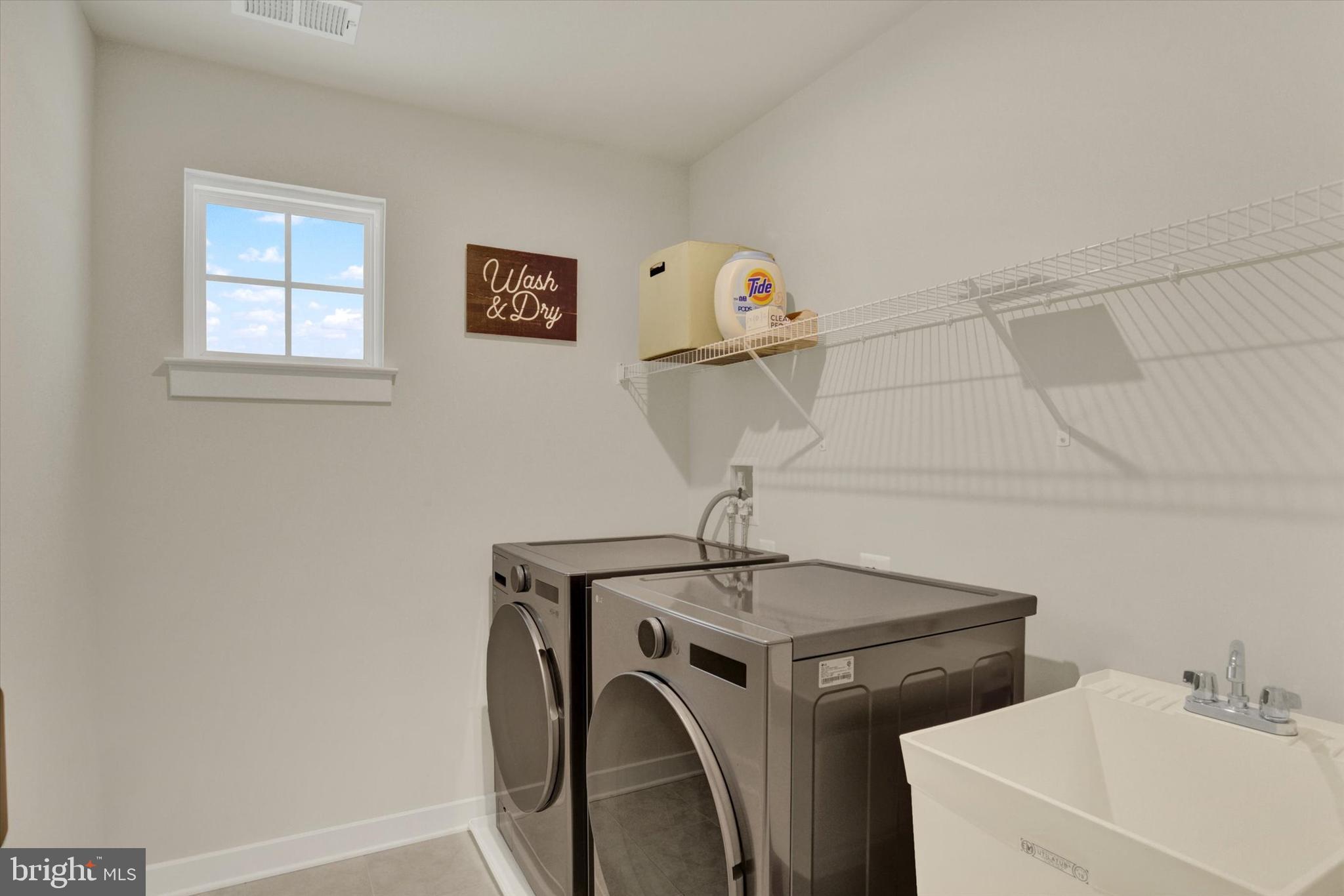 STRAY WINDS FARM - Residential