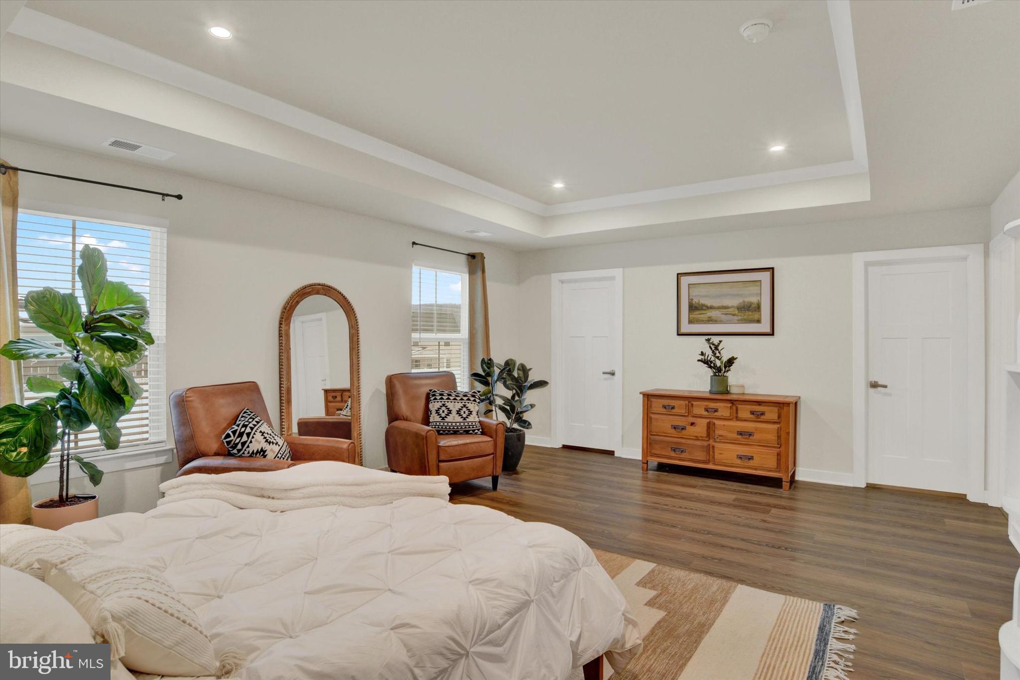 STRAY WINDS FARM - Residential