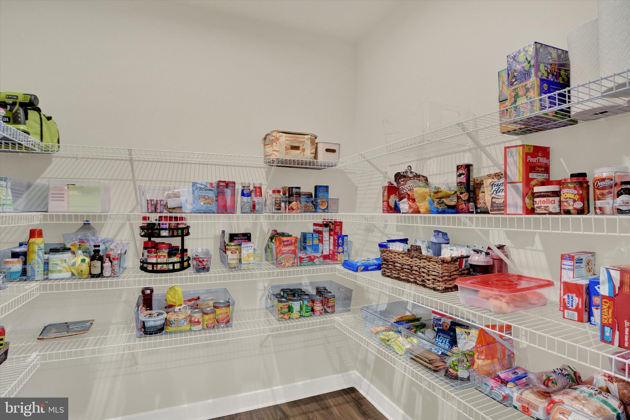 STRAY WINDS FARM - Residential