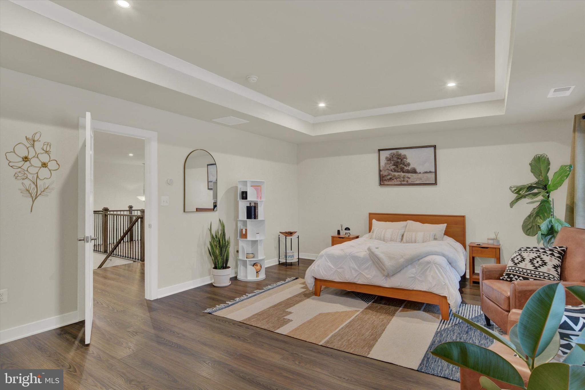 STRAY WINDS FARM - Residential