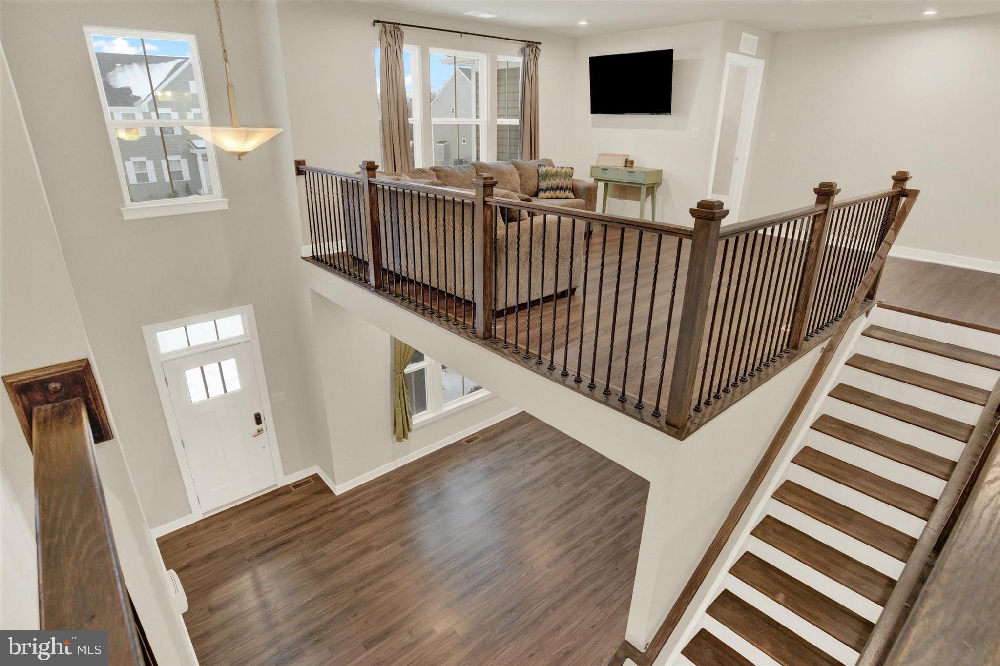 STRAY WINDS FARM - Residential