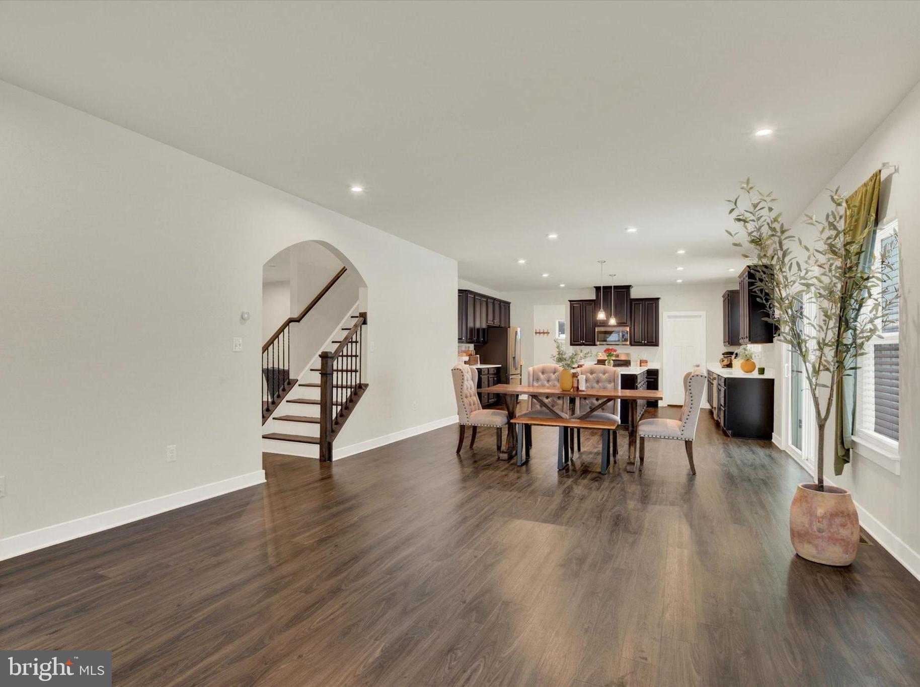 STRAY WINDS FARM - Residential