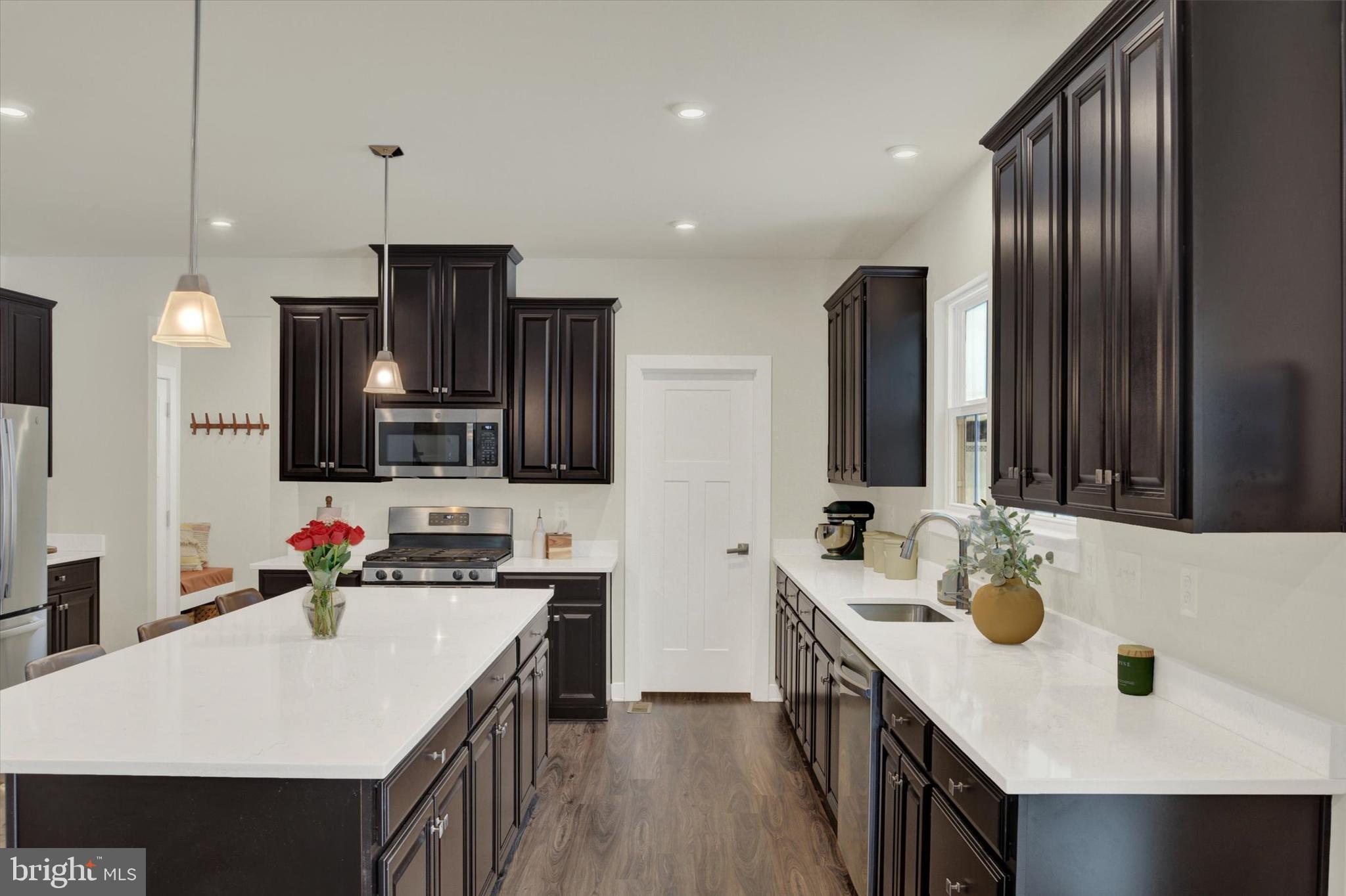 STRAY WINDS FARM - Residential