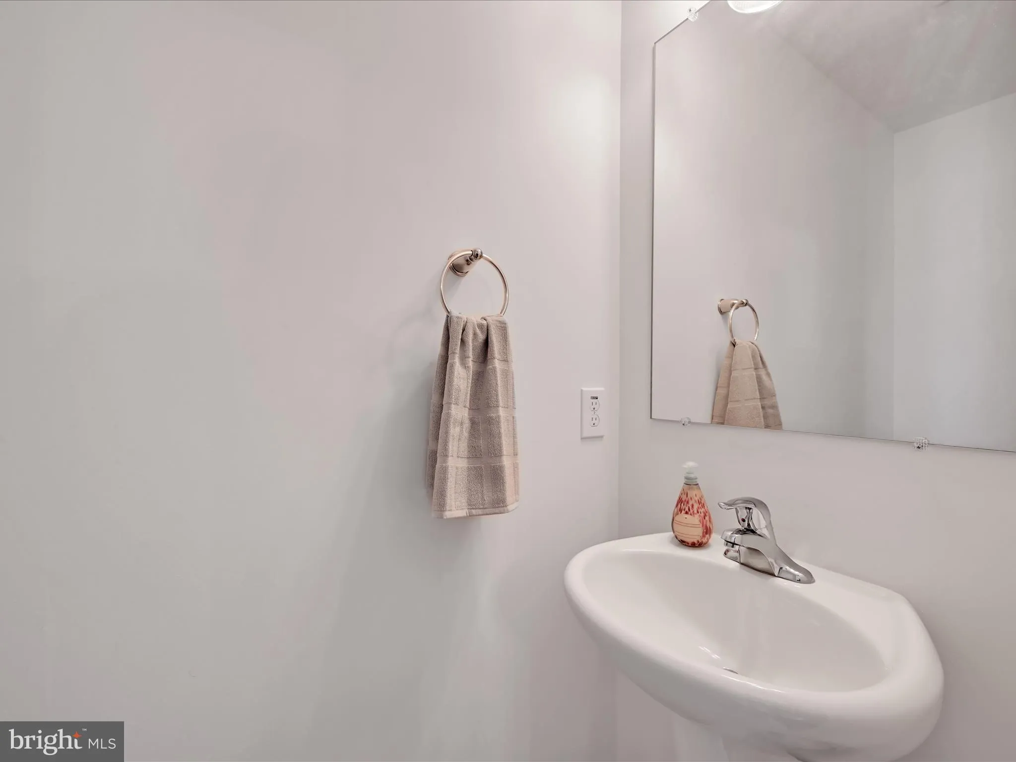 Manheim, Pennsylvania 17545, United States, 3 Bedrooms Bedrooms, ,3 BathroomsBathrooms,Residential,Coming Soon,218566