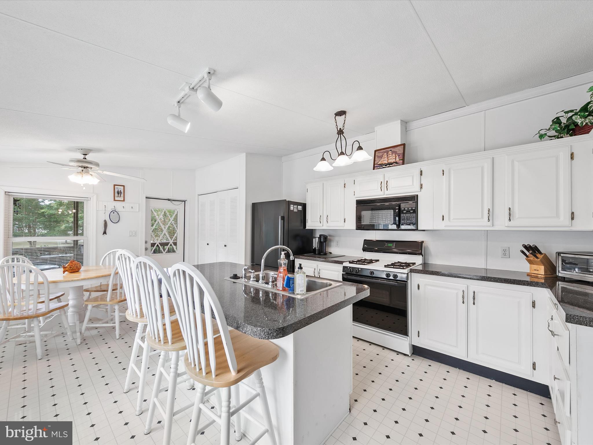 33405 HARTFORD COURT