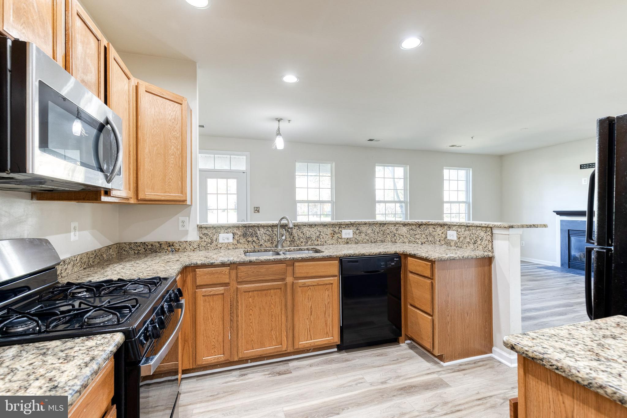 GATEWAY COMMONS - Residential Lease