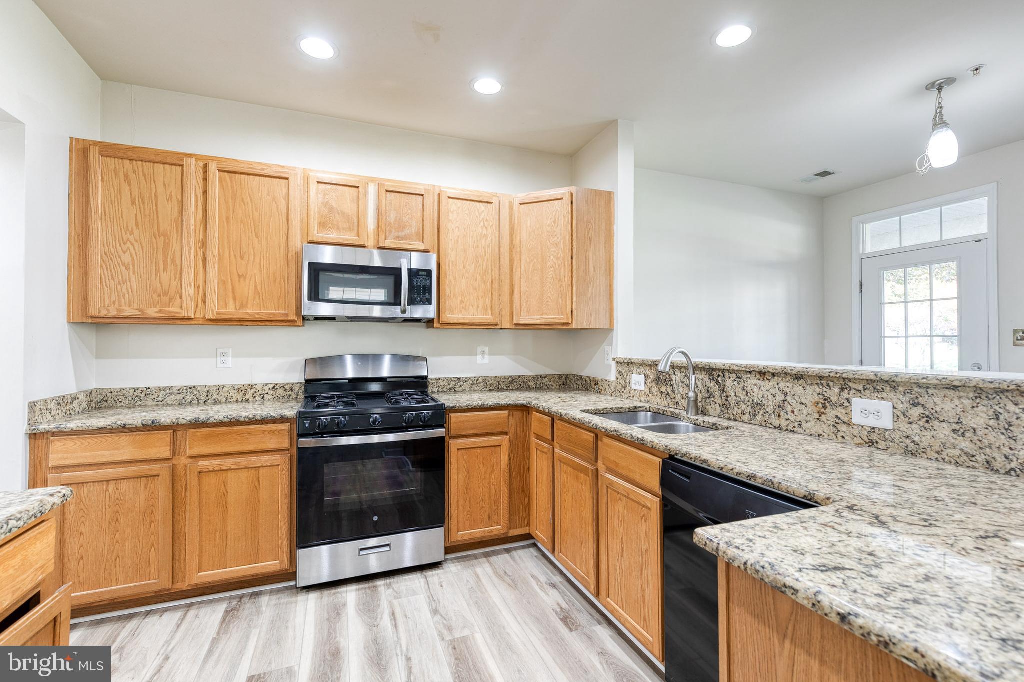 GATEWAY COMMONS - Residential Lease