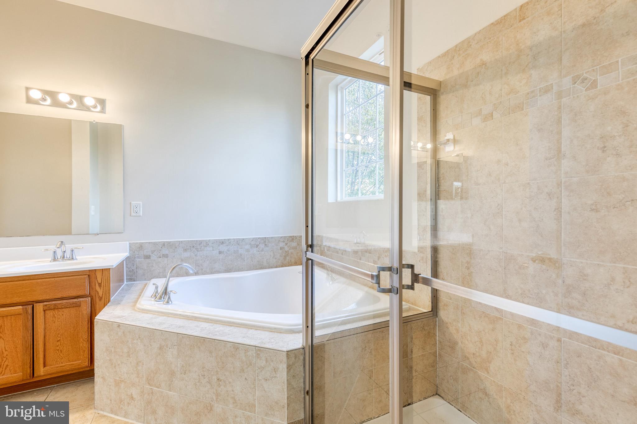 GATEWAY COMMONS - Residential Lease