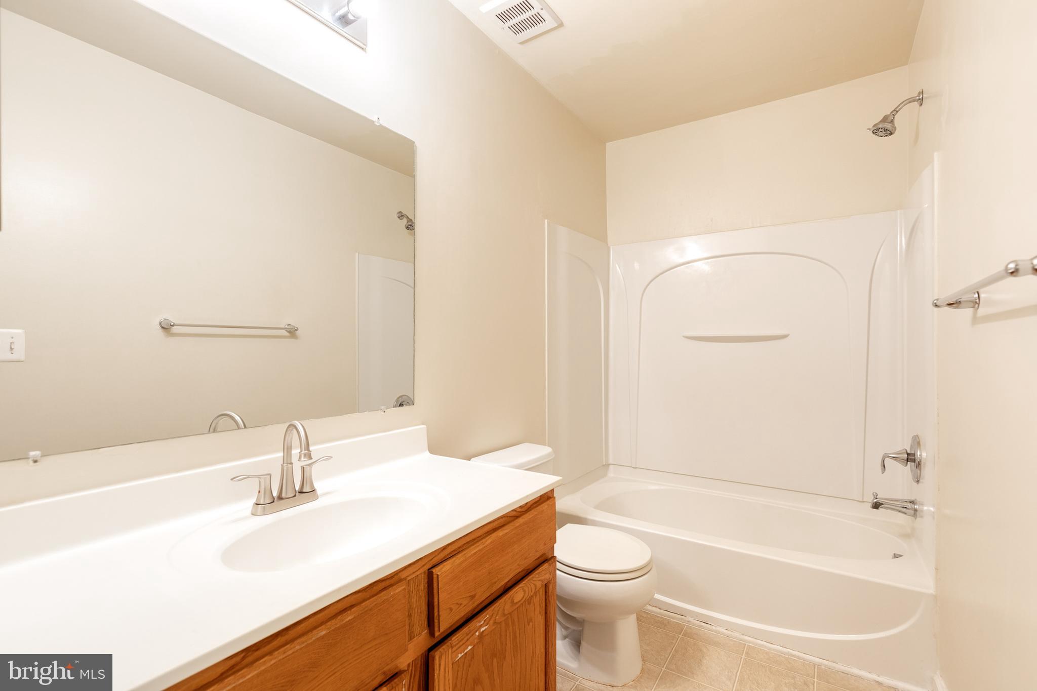 GATEWAY COMMONS - Residential Lease